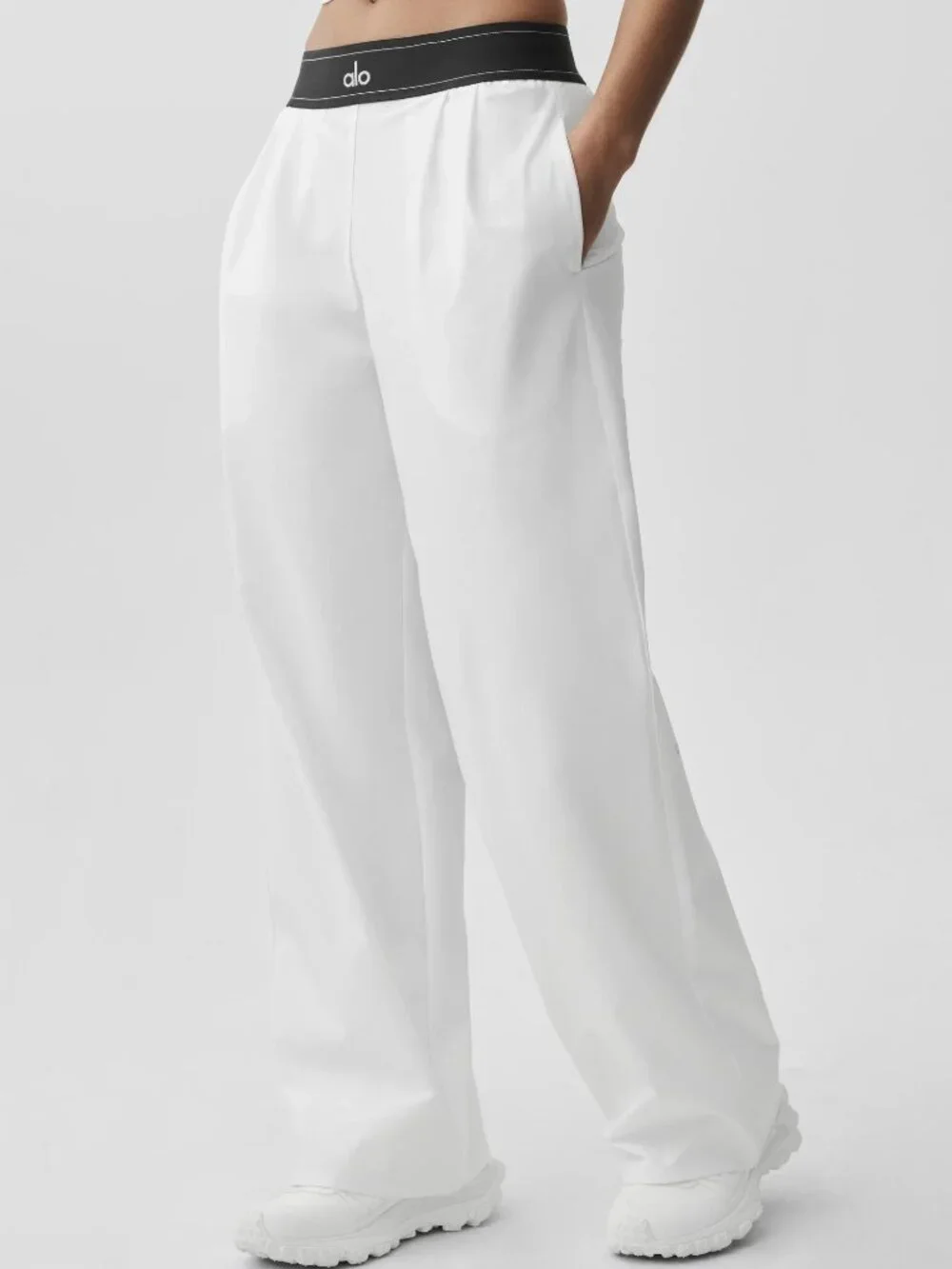 NWT👧Women's ALO Yoga White Suit Up Trouser Clean Girl Pants 🤍